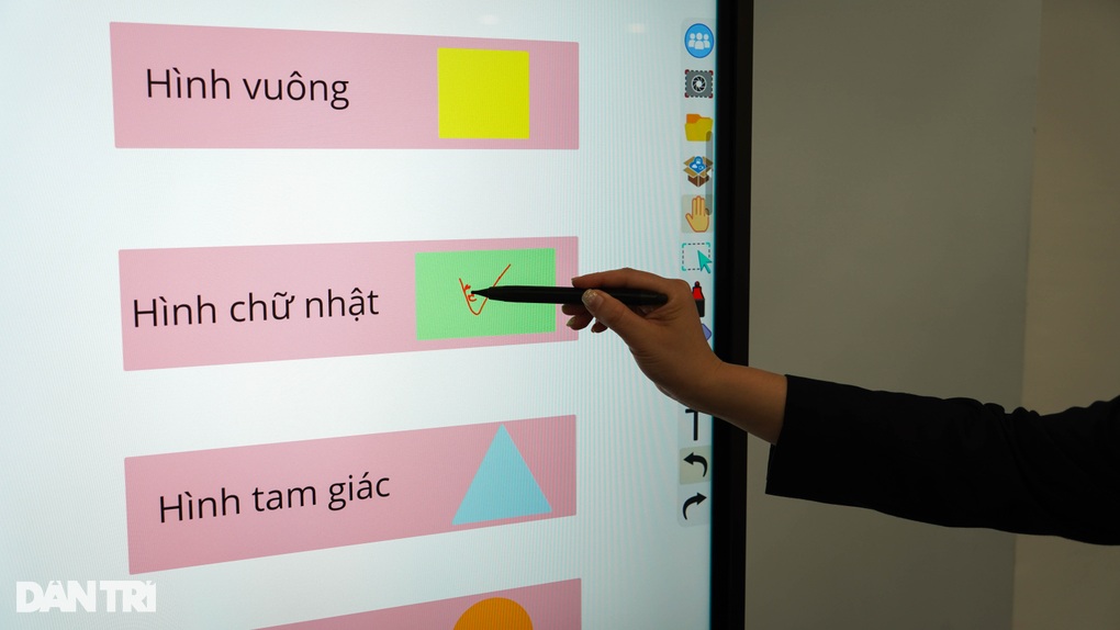 Computex 2024: Màn hình tương tác tích hợp tính năng AI - 4