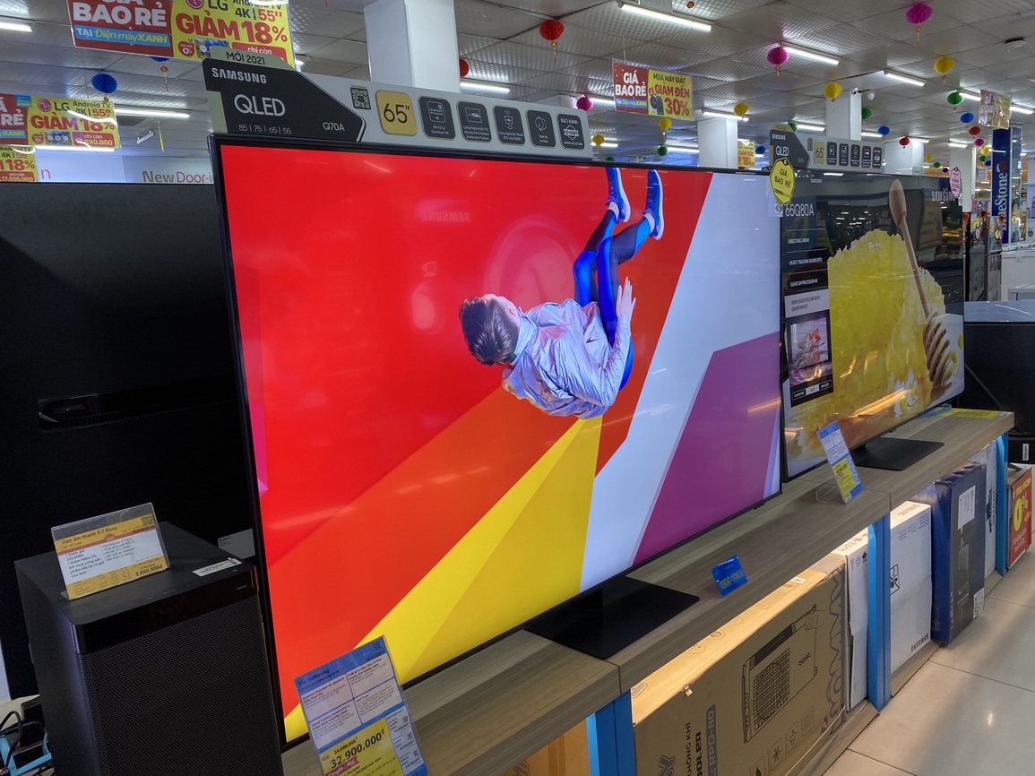 Thị trường sôi động, TV giảm giá chục triệu đồng dịp cuối năm - 2 Thị trường sôi động, TV giảm giá chục triệu đồng dịp cuối năm - 2