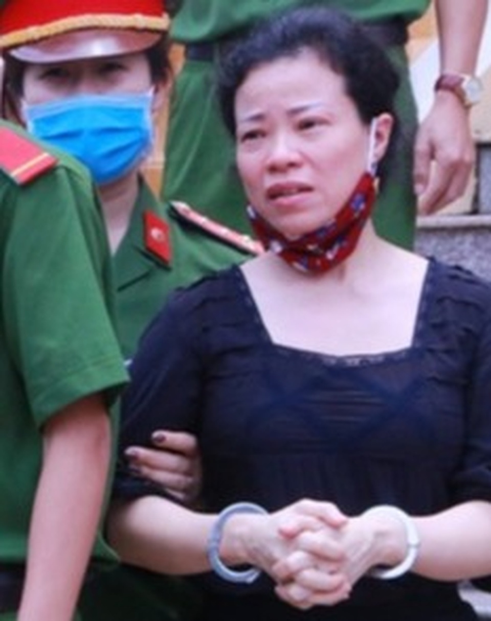 Giáo viên nâng điểm thi ở Hòa Bình: “Biết chấm thi đi tù thì đã… bỏ nghề!” - 2 Giáo viên nâng điểm thi ở Hòa Bình: “Biết chấm thi đi tù thì đã… bỏ nghề!” - 2