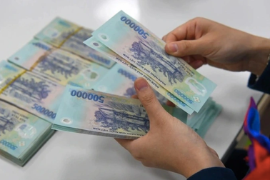 Dịp lễ 30/4: Số giờ người lao động được làm thêm tối đa hưởng 300% lương?