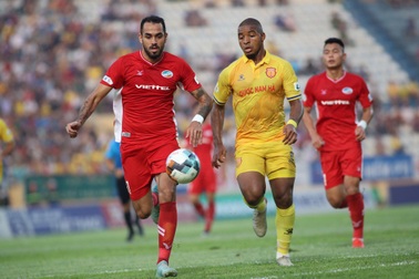 Vũ Minh Tuấn tỏa sáng giúp CLB Viettel thắng kịch tính Nam Định