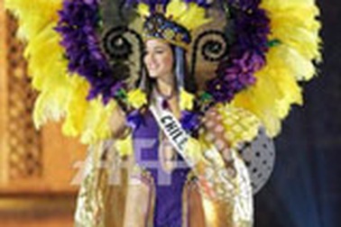 "Kỳ quặc" trang phục Hoa hậu hoàn vũ 2005