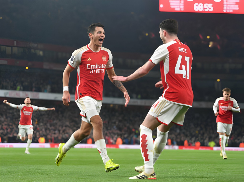 Man City, Arsenal tiếp tục đua tam mã cùng Liverpool - 3