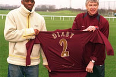 HLV Wenger ngạc nhiên về Diaby