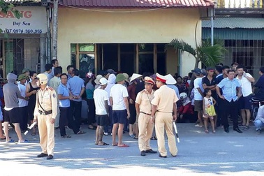 Khởi tố kẻ đâm chết anh trai trong lễ cúng 49 ngày của cha