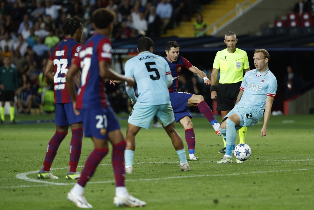 Joao Felix ghi bàn, Barcelona thắng đậm ở Champions League - 2