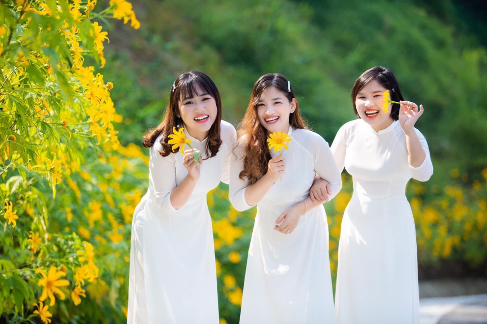 Tắc dài dòng khách xếp hàng mua vé vào Vườn Quốc gia Ba Vì - 4 Tắc dài dòng khách xếp hàng mua vé vào Vườn Quốc gia Ba Vì - 4