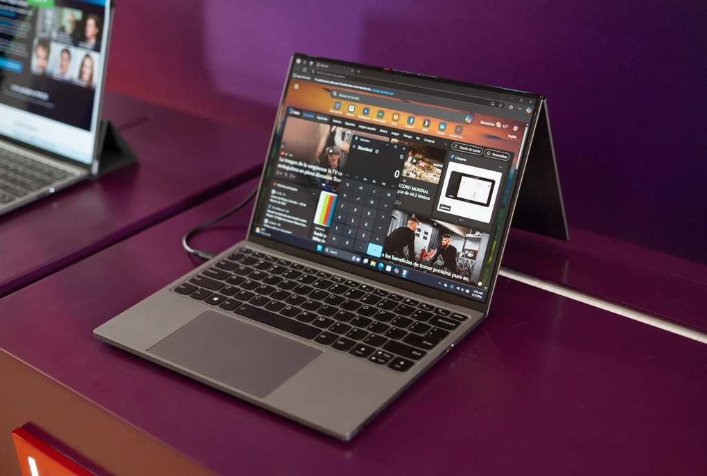 Loạt laptop độc lạ tại MWC 2025 - 3