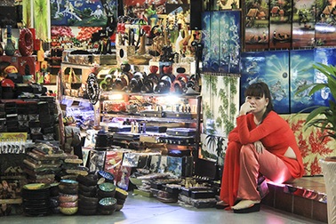 Nhiều cửa hàng trong Thương xá Tax đang "ế dài cổ"