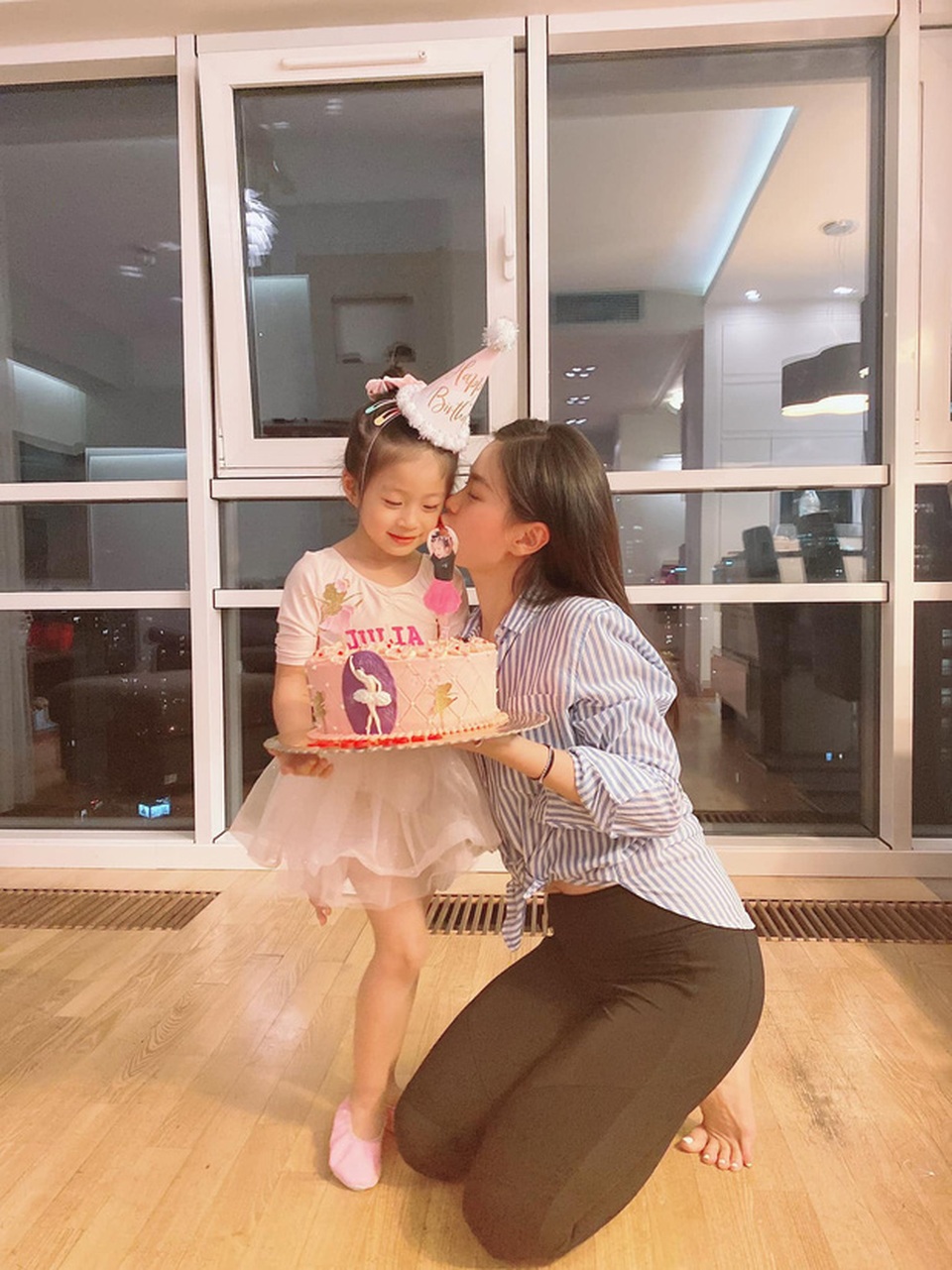 Mắc kẹt 8 tháng ở Ba Lan vì dịch tiếp tục căng, Diễm Trang ngóng ngày về - 8 Mắc kẹt 8 tháng ở Ba Lan vì dịch tiếp tục căng, Diễm Trang ngóng ngày về - 8