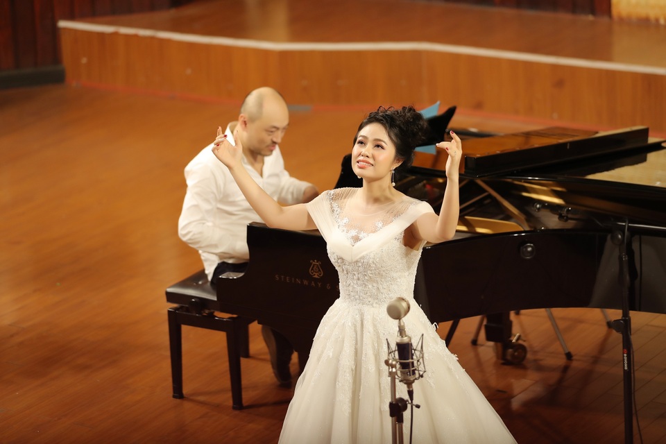 Sao mai Lương Hải Yến xuất sắc giành điểm 10 tốt nghiệp - 2 Sao mai Lương Hải Yến xuất sắc giành điểm 10 tốt nghiệp - 2