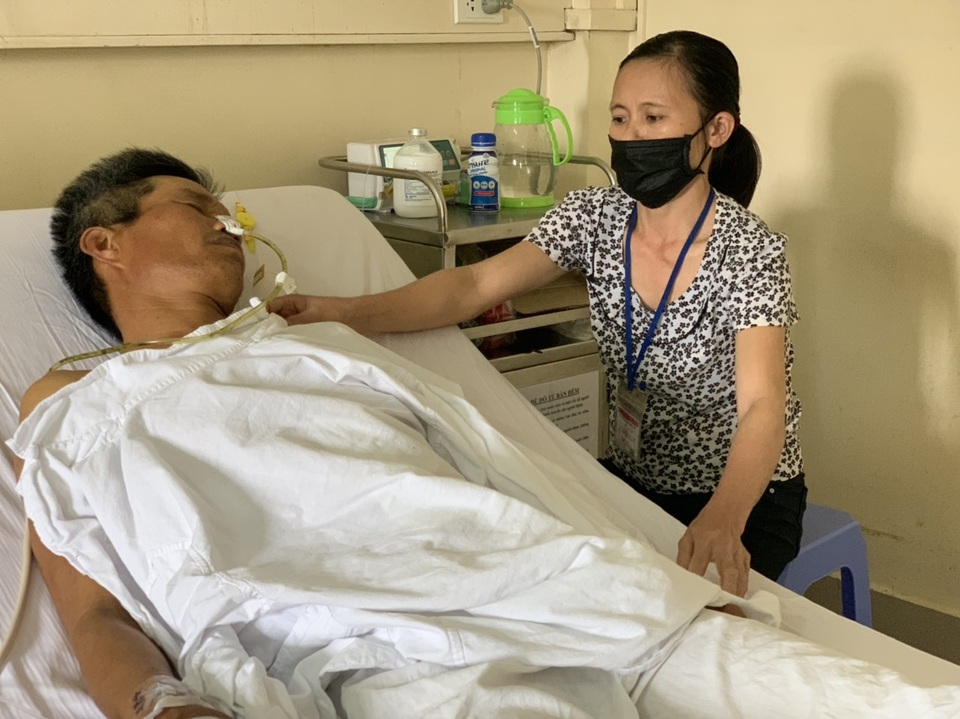 Bạn đọc Dân trí giúp đỡ bố, con ung thư gần 138 triệu đồng - 2 Bạn đọc Dân trí giúp đỡ bố, con ung thư gần 138 triệu đồng - 2