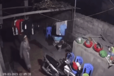 "Hot girl" Bella bị tạm giữ: Tháo biển số xe máy sau khi trộm