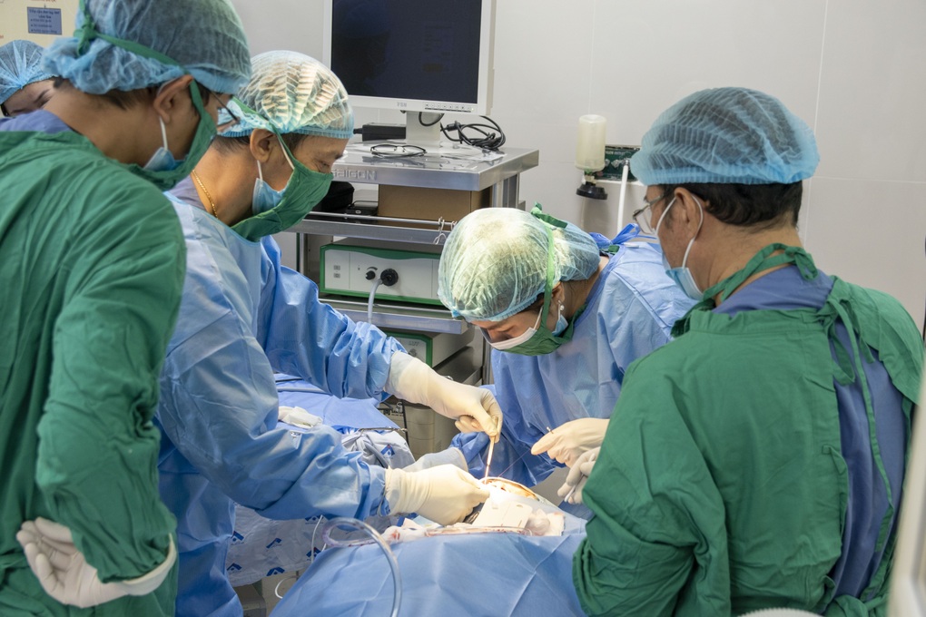 Người đàn ông bị hàng xóm dùng đũa đâm xuyên từ vùng mắt đến hốc mũi - 2 Người đàn ông bị hàng xóm dùng đũa đâm xuyên từ vùng mắt đến hốc mũi - 2