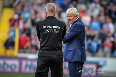 HLV Sint Truidense nói gì sau trận thảm bại trước Club Brugge?