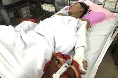 Nhóm thanh niên vác kiếm truy sát người giữa ban ngày