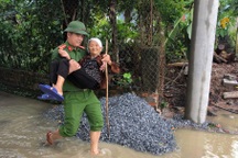 Nam Định: Di dời hàng trăm hộ dân sống ven đê sông Đáy