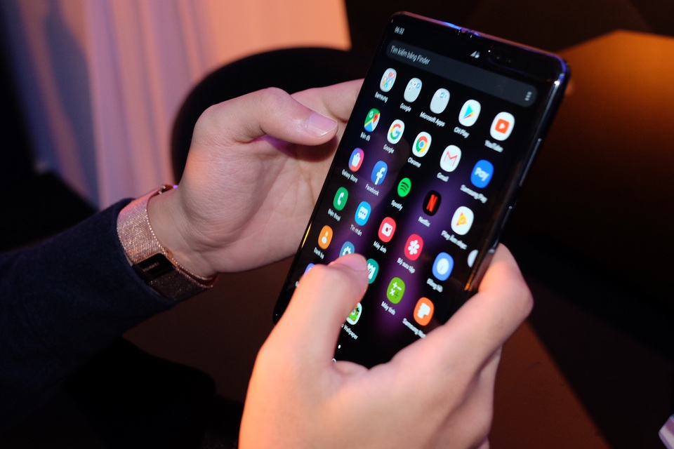 Samsung mở bán đợt hai Galaxy Fold tại Việt Nam và lại cháy hàng - 1