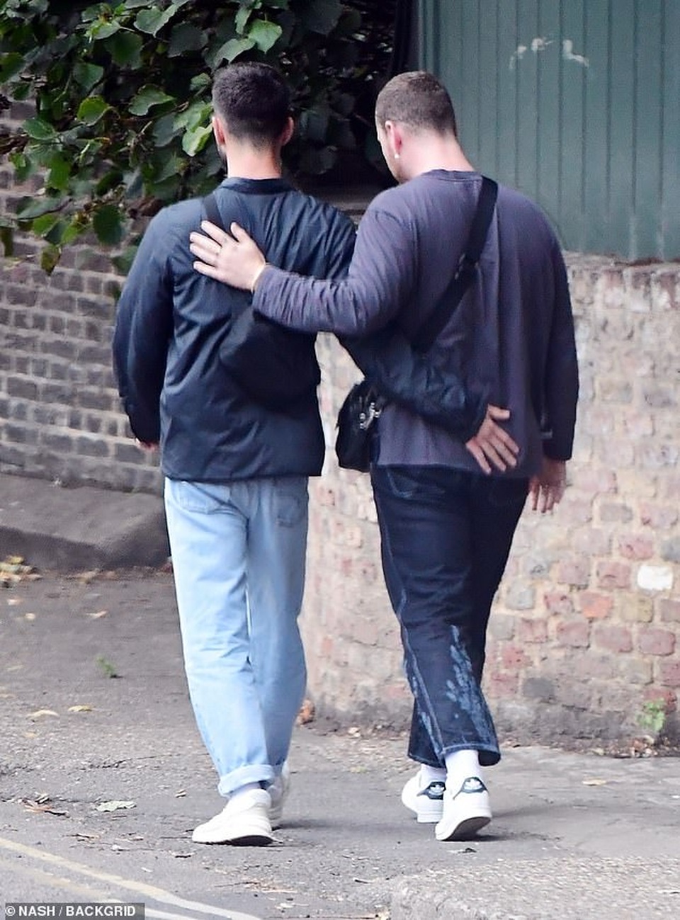 Sam Smith say đắm hôn bạn trai đồng giới - 3