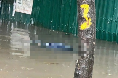 Người đàn ông tử vong trong mưa lụt ở Hà Nội