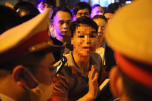 Bị yêu cầu thổi nồng độ cồn, nam tài xế đòi xem chuyên đề của 141