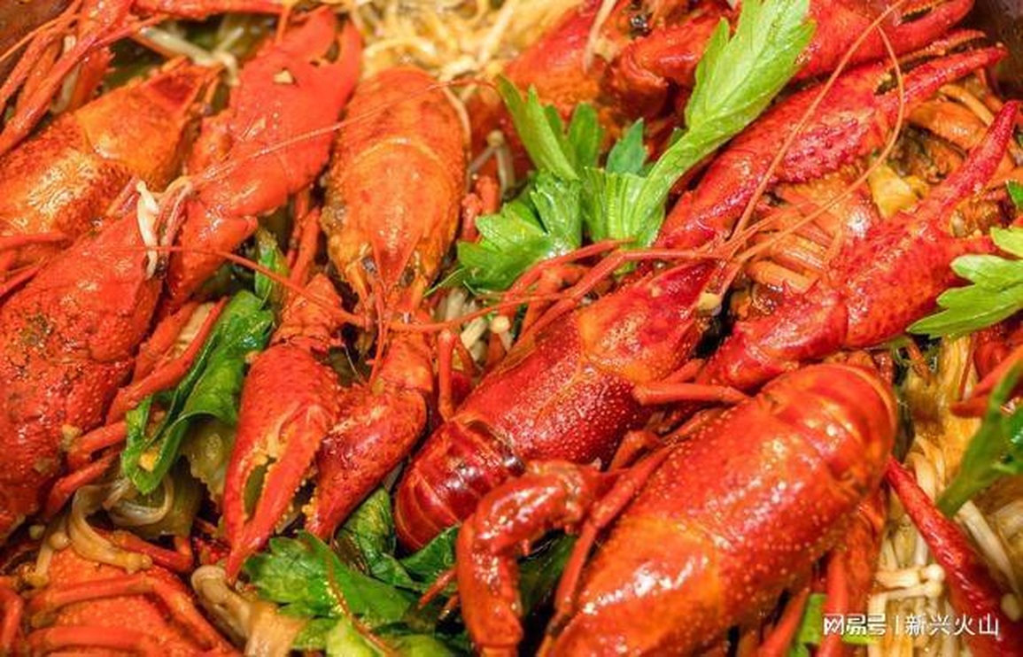 Khách ăn buffet hết 40kg tôm hùm đất, quán lỗ nặng, chủ khóc ròng - 2 Khách ăn buffet hết 40kg tôm hùm đất, quán lỗ nặng, chủ khóc ròng - 2
