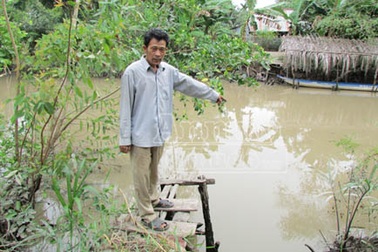 Giận chồng nói nhảm, vợ ném con gái 31 ngày tuổi xuống sông 