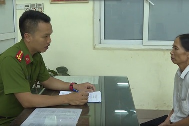 Vợ "giúp" chồng hành nghề vá săm bằng cách rải đinh trên quốc lộ