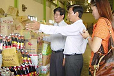 Nhiều cơ sở thu hồi nước tương “đen”