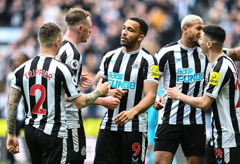 Newcastle thắng hủy diệt 6-1 trước Tottenham - 1 Newcastle thắng hủy diệt 6-1 trước Tottenham - 1