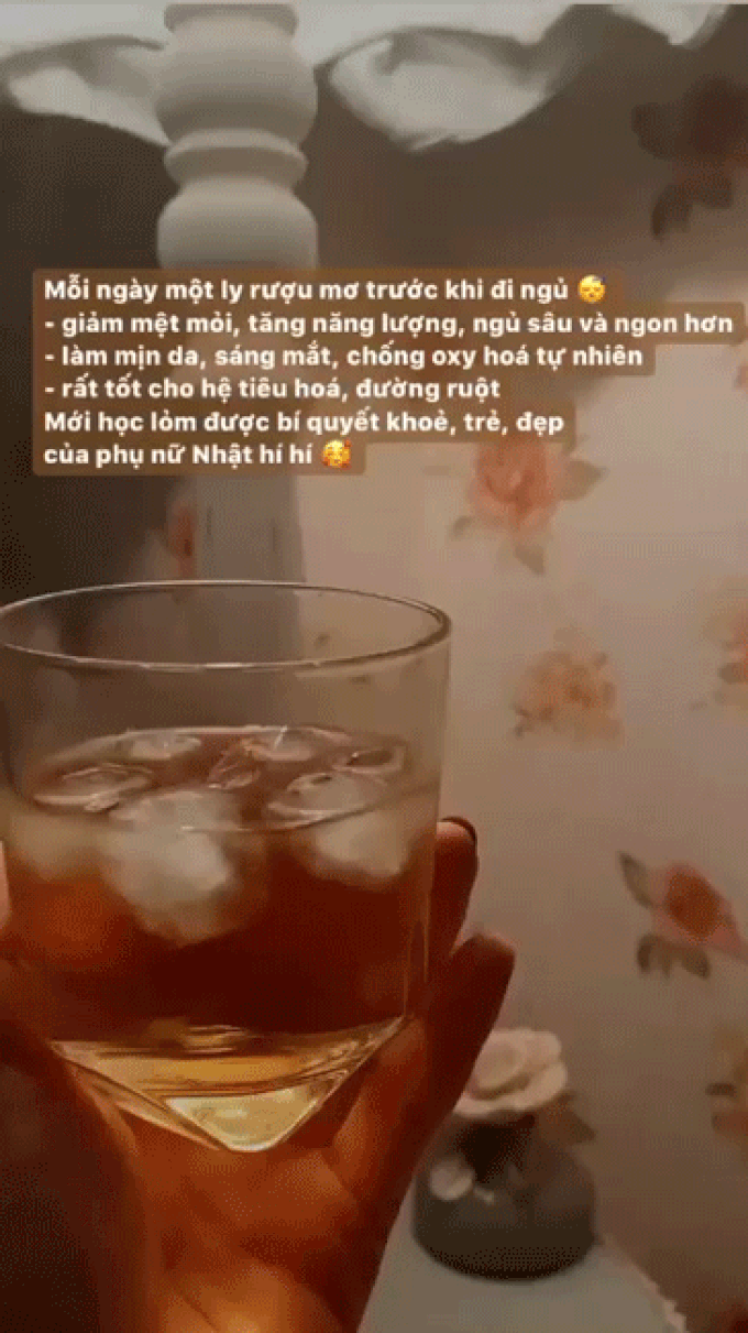 Mỗi ngày uống 1 ly rượu mơ trước khi đi ngủ: Bí quyết khoẻ - trẻ - đẹp được Chi Pu học lỏm từ phụ nữ Nhật Bản - Ảnh 2. Mỗi ngày uống 1 ly rượu mơ trước khi đi ngủ: Bí quyết khoẻ - trẻ - đẹp được Chi Pu học lỏm từ phụ nữ Nhật Bản - Ảnh 2.