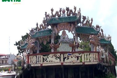 Độc đáo ngôi Miếu nổi giữa sông tại Sài Gòn