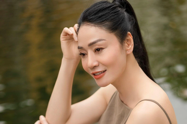 Quách Thu Phương trẻ đẹp khó tin ở tuổi 46 nhờ chăm tập yoga