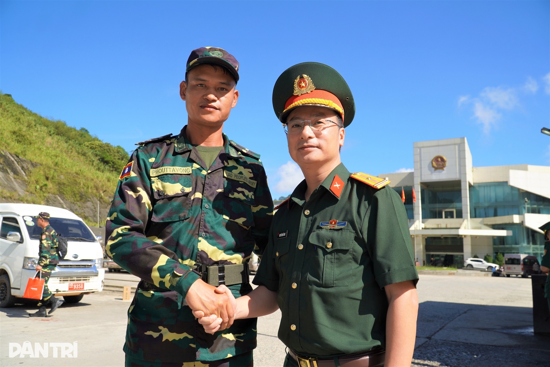 Món quà đặc biệt tặng đoàn quân nhân Lào tham gia A80 - 6 Món quà đặc biệt tặng đoàn quân nhân Lào tham gia A80 - 6