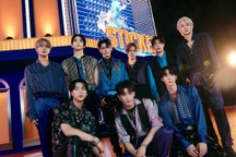 Nhóm nhạc xin lỗi vì hát bài "Động đất" ngay khi có báo động... động đất