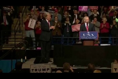 Trump công bố chính sách quân sự không can thiệp lật đổ