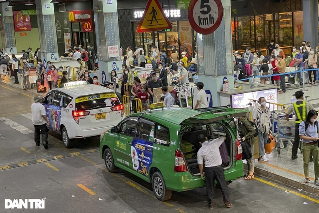 Người bị gian lận cước taxi ở Tân Sơn Nhất cần làm gì? - 1 Người bị gian lận cước taxi ở Tân Sơn Nhất cần làm gì? - 1