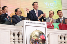 Thủ tướng rung chuông Sàn giao dịch chứng khoán lớn nhất thế giới