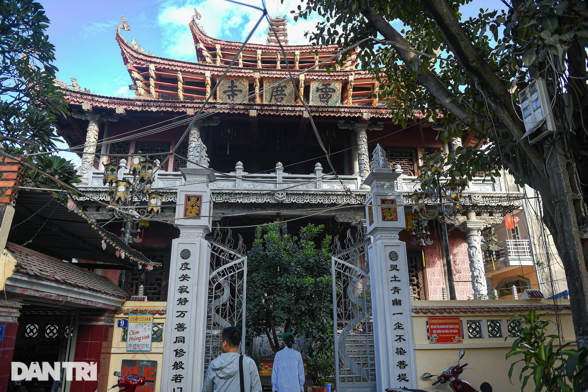 Ancient pagoda with 3 floors and 20 roofs, the largest wooden Buddha statue in Vietnam - 2