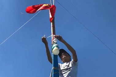 Những "cư dân Hoàng Sa" hiên ngang vươn khơi cùng lá cờ Tổ quốc