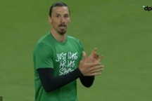 Ibrahimovic ghi bàn trong trận đấu tập tại Thuỵ Điển