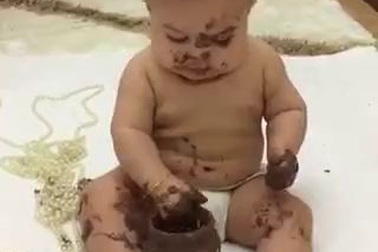 Clip em bé dễ thương