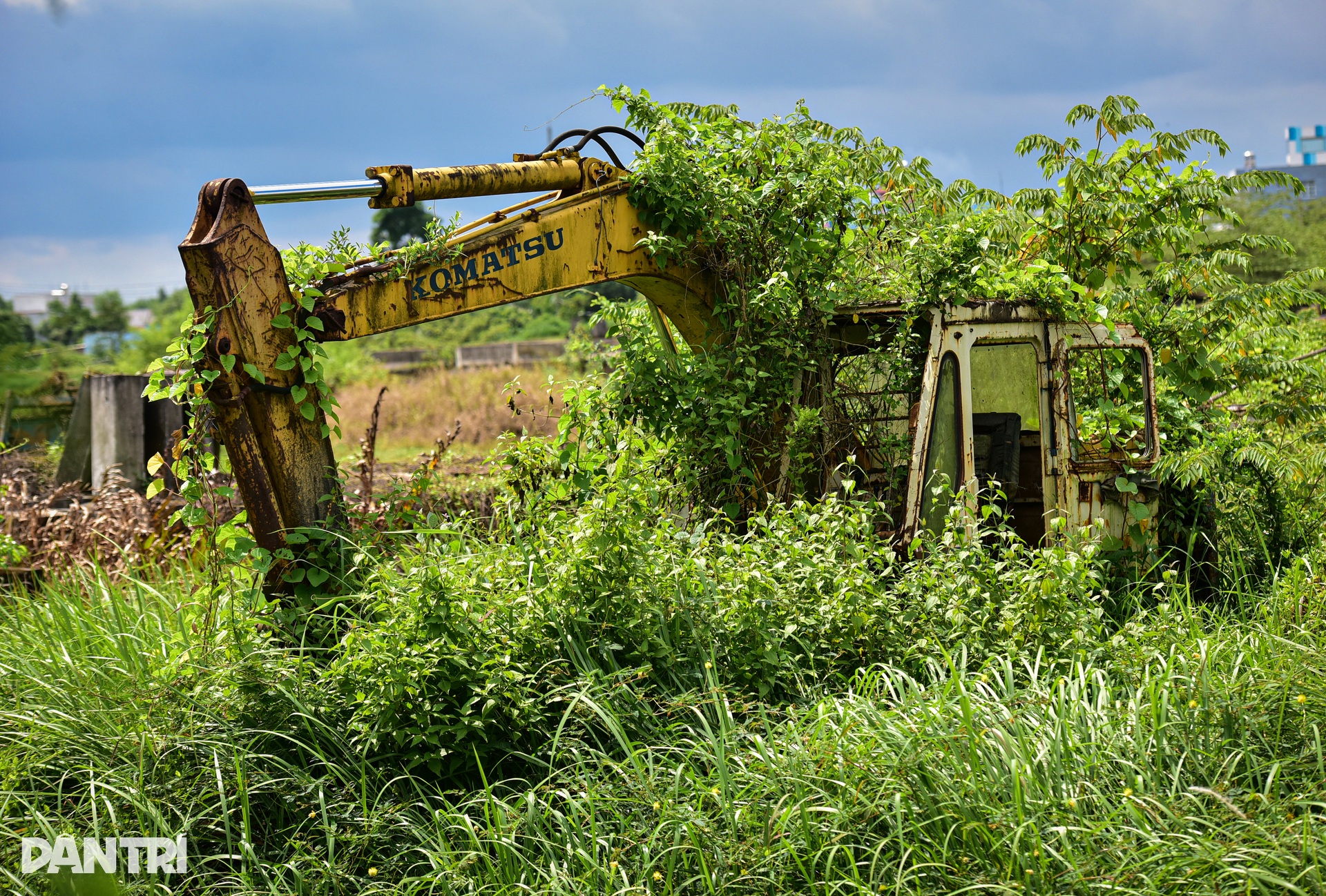 Nghĩa địa máy móc trên đại công trường cao tốc Bến Lức - Long Thành - 4