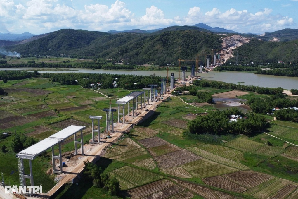 Tiến độ xây cầu vượt sông Kỳ Lộ của Tập đoàn Thuận An ở cao tốc Bắc - Nam - 2 Tiến độ xây cầu vượt sông Kỳ Lộ của Tập đoàn Thuận An ở cao tốc Bắc - Nam - 2