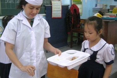 TPHCM thiếu nhân viên y tế trường học