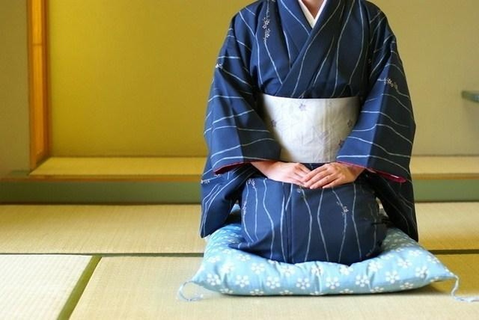 Tìm hiểu phong cách ngồi seiza của người Nhật - 1 Tìm hiểu phong cách ngồi seiza của người Nhật - 1