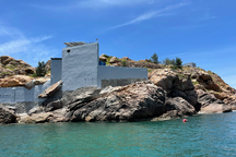 Bị xử lý nhà nuôi yến trái phép, người dân nói "không biết xin phép ai"