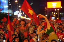 Việt Nam đêm không ngủ