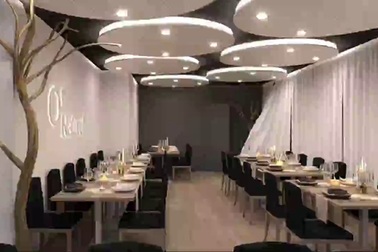 Du khách hào hứng trút bỏ trang phục khi vào nhà hàng khỏa thân