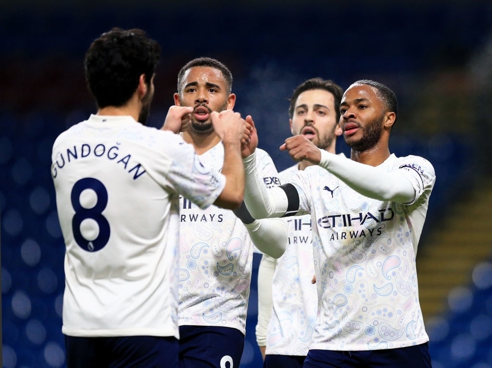 Man City tiếp tục tạo khoảng cách ba điểm với Man Utd - 1 Man City tiếp tục tạo khoảng cách ba điểm với Man Utd - 1